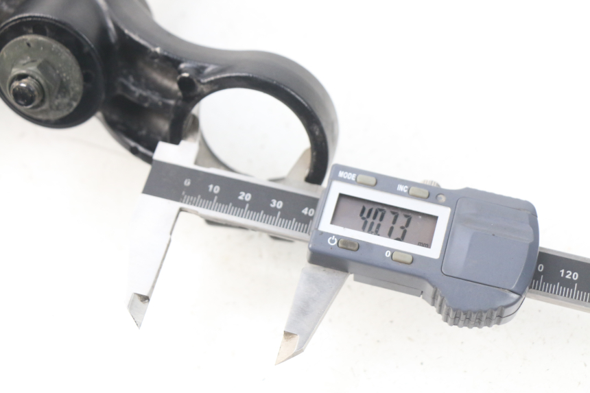 photo de UPPER FORK YOKE YAMAHA XP T-MAX TMAX ABS 500 (2004 - 2007) - Technical close-up