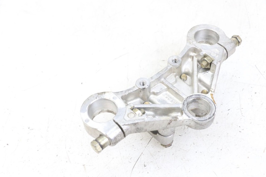 photo de UPPER TRIPLE CLAMP PEUGEOT XP6 50 (1997 - 2003) - Technical close-up