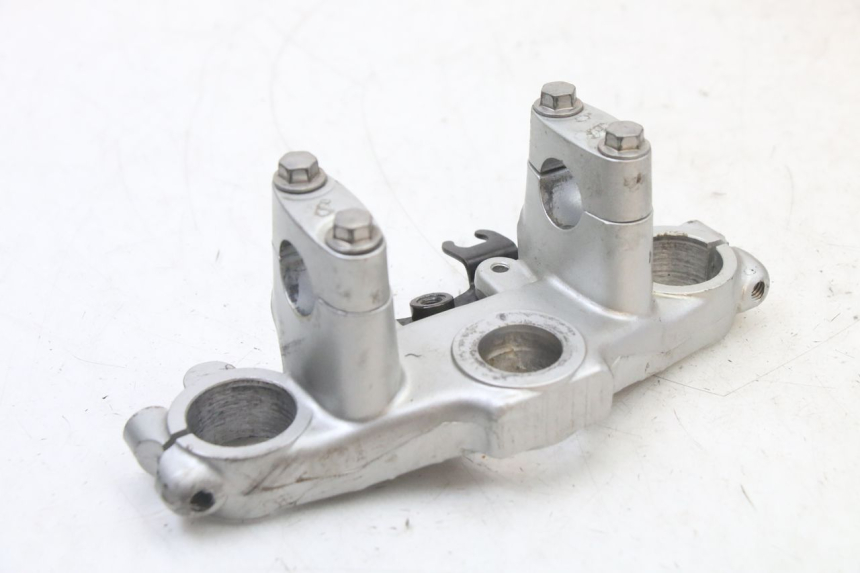 photo de UPPER FORK YOKE YAMAHA TTR 125 (2000 - 2020) - Alternative perspective