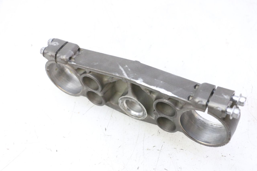 photo de UPPER FORK YOKE YAMAHA YZ-F YZF 250 (2014 - 2018) - Zoom on usage condition