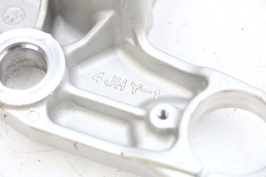 photo de UPPER TRIPLE CLAMP YAMAHA YZF R THUNDERCAT 600 (1996 - 2003) - Zoom on usage condition