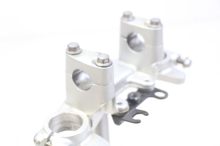 photo de FORK HEAD YAMAHA TTR 125 (2000 - 2020) - Fixing points details