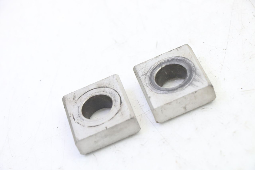 photo de CHAIN ADJUSTER HONDA CBR RR FIREBLADE 900 (1992 - 1994) - Main view