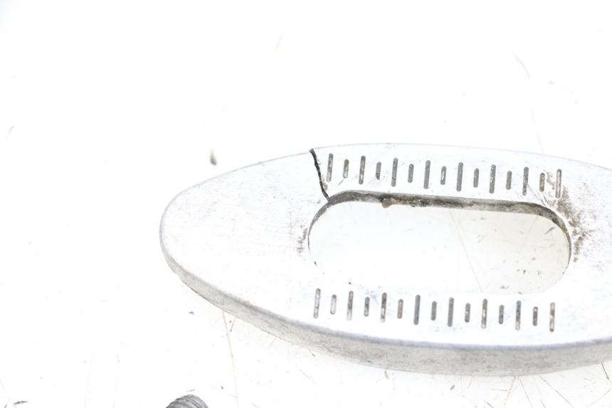 photo de CHAIN ADJUSTER APRILIA CLASSIC 125 (1995 - 2001) - Fixing points details