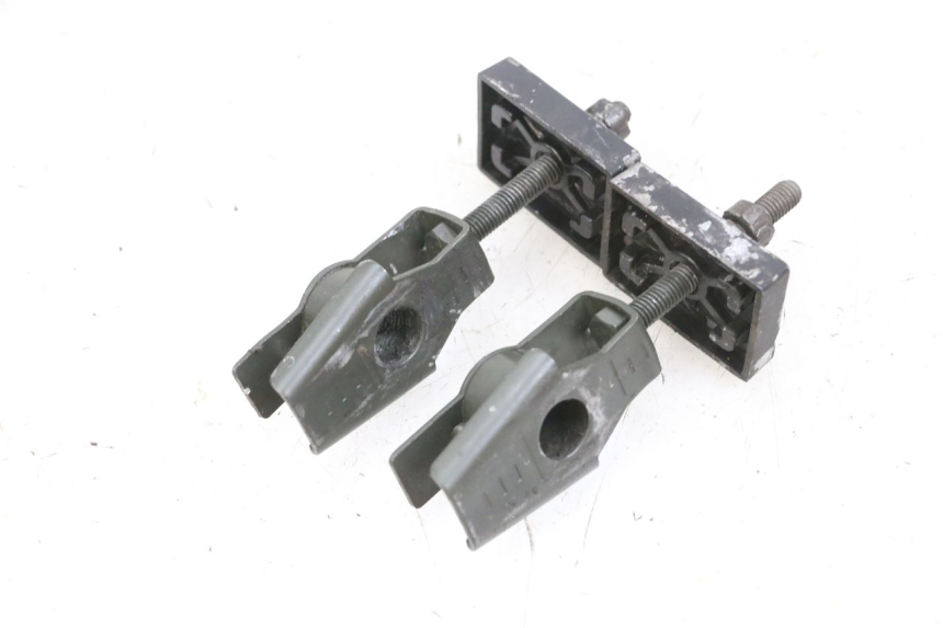 photo de CHAIN ADJUSTER KSR CODE 125 (2018 - 2020) - Zoom on usage condition