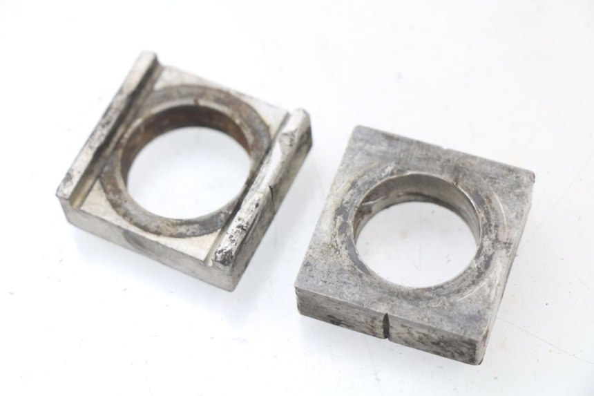 photo de CHAIN ADJUSTER HONDA CR 125 (2000 - 2001) - Main view