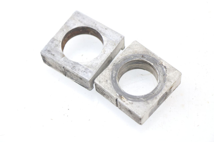 photo de CHAIN ADJUSTER HONDA CR 125 (2000 - 2001) - Zoom on usage condition