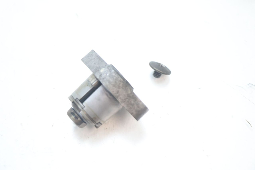 photo de CAM CHAIN TENSIONER HONDA FES S-WING SWING ABS 125 (2007 - 2015) - Technical close-up