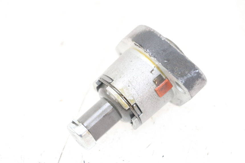 photo de CAM CHAIN TENSIONER GOES WIKI 125 (2010 - 2015) - Zoom on usage condition