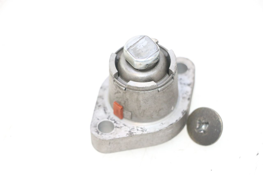 photo de CAM CHAIN TENSIONER KYMCO LIKE 125 (2009 - 2016) - Alternative perspective
