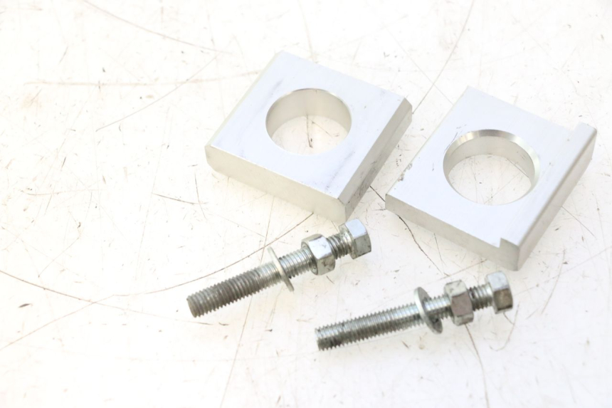 photo de CHAIN ADJUSTER YAMAHA FZ8 800 (2010 - 2016) - Component detail