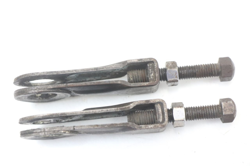 photo de CHAIN ADJUSTER SUZUKI GN 125 (1997 - 2000) - Alternative perspective