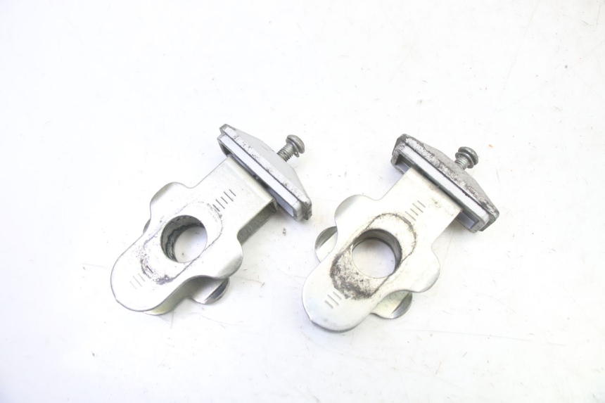 photo de CHAIN ADJUSTER SUZUKI GSR 750 (2011 - 2017) - Zoom on usage condition