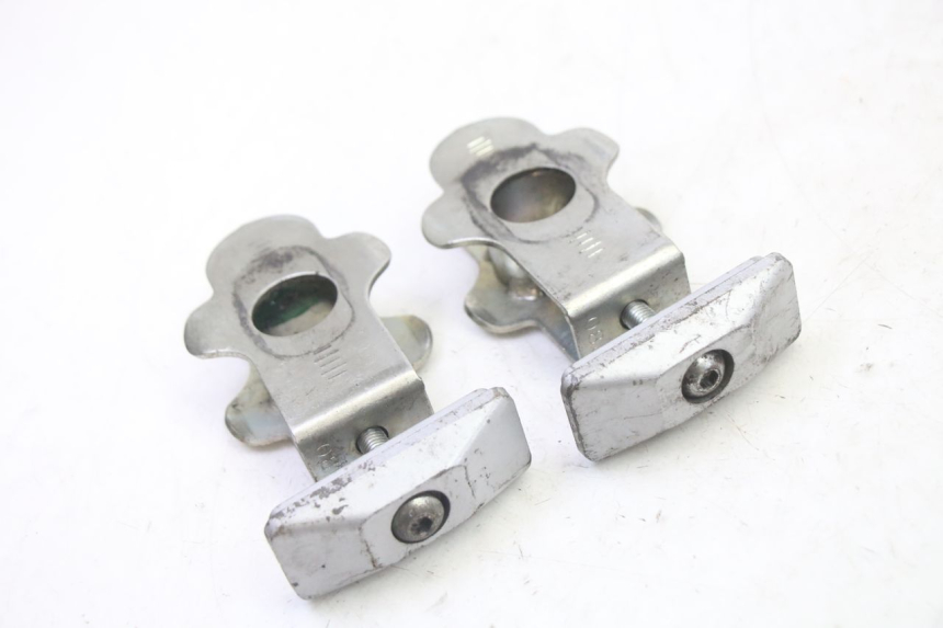 photo de CHAIN ADJUSTER SUZUKI GSR 750 (2011 - 2017) - Alternative perspective