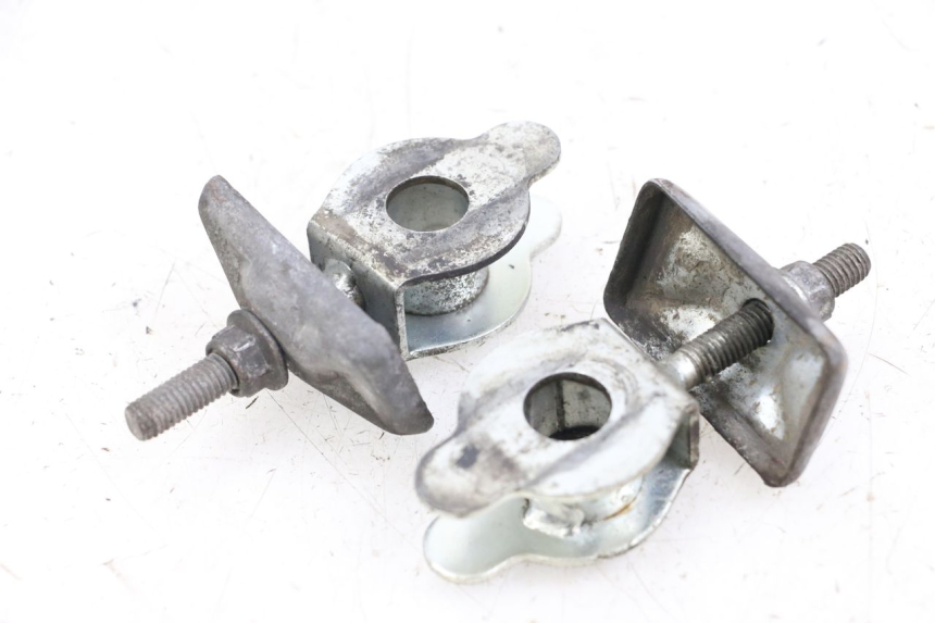 photo de CHAIN ADJUSTER SUZUKI GZ MARAUDER 125 (1998 - 2004) - Main view