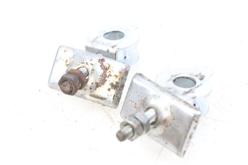 photo de CHAIN ADJUSTER JINLUN JL HIGHLANDER 125 (2007 - 2015) - Zoom on usage condition