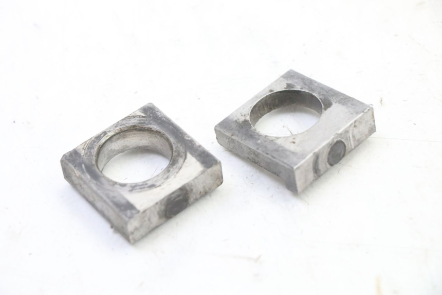 photo de CHAIN ADJUSTER KAWASAKI KX F KXF 450 (2009 - 2011) - Alternative perspective