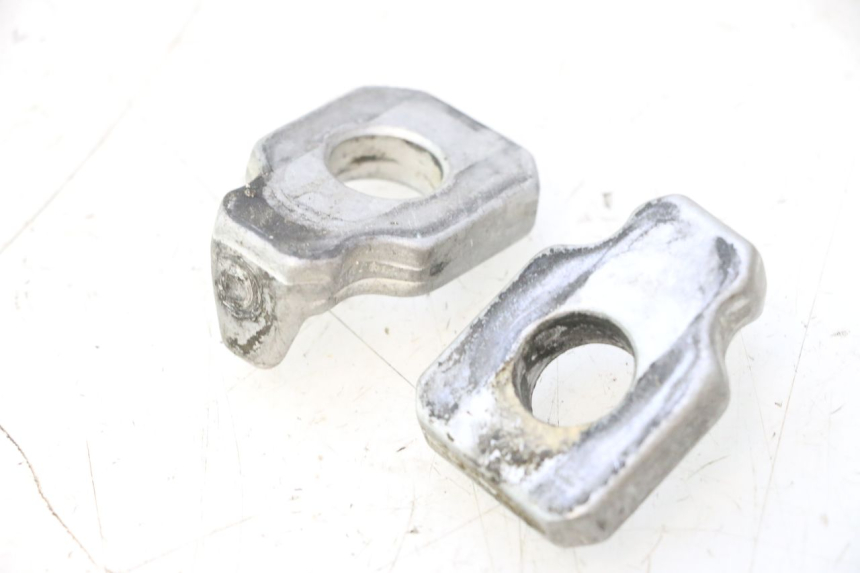 photo de CHAIN ADJUSTER RIEJU MRT PRO SUPERMOTARD 50 (2007 - 2018) - Zoom on usage condition