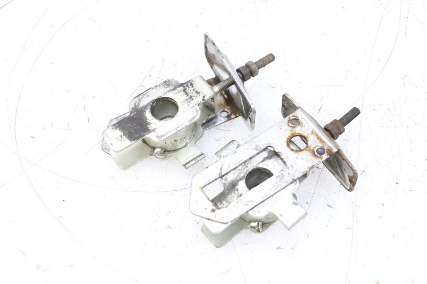 photo de CHAIN ADJUSTER HONDA NSR R 125 (1994 - 2003) - Technical close-up