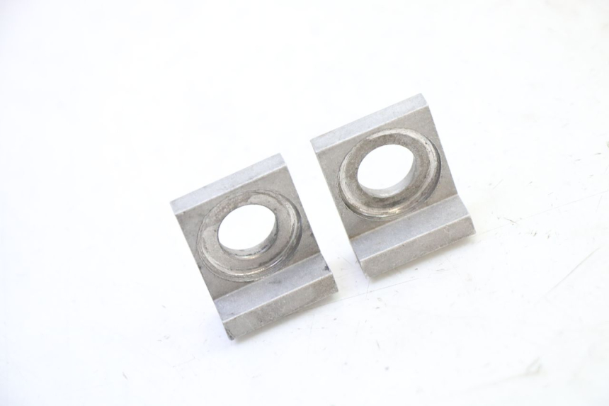 photo de CHAIN ADJUSTER APOLLO RFZ 125 - Zoom on usage condition