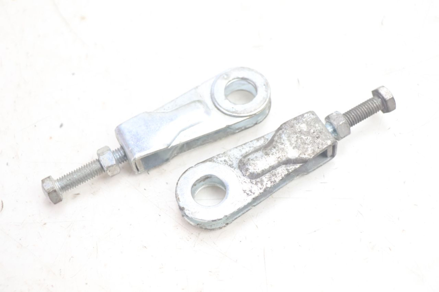 photo de CHAIN ADJUSTER MASH SEVENTY FIVE 125 (2013 - 2021) - Zoom on usage condition