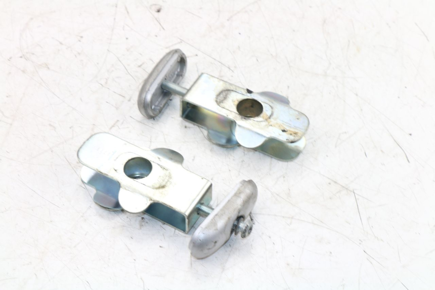 photo de CHAIN ADJUSTER SUZUKI SFV GLADIUS 650 (2009 - 2015) - Alternative perspective