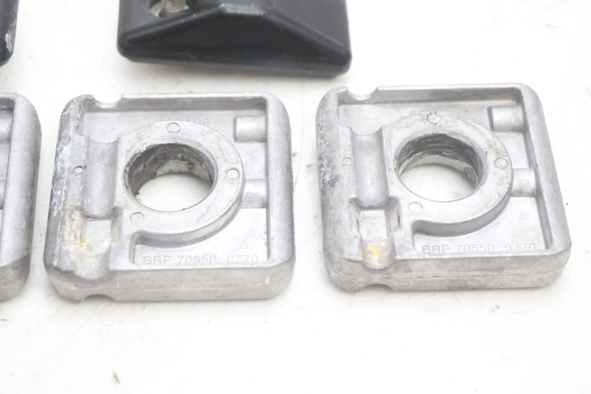 photo de CHAIN ADJUSTER CAN-AM SPYDER RS 1000 (2008 - 2012) - Technical close-up