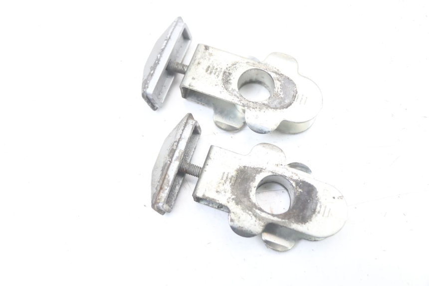 photo de CHAIN ADJUSTER SUZUKI GSR 750 (2011 - 2017) - Alternative perspective