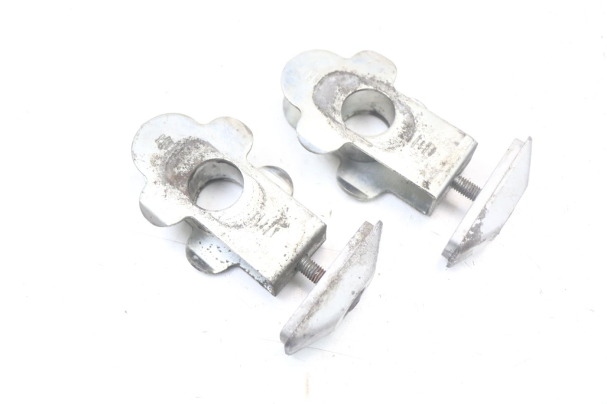 photo de CHAIN ADJUSTER SUZUKI GSR 750 (2011 - 2017) - Technical close-up