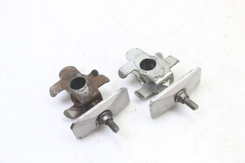 photo de CHAIN ADJUSTER SUZUKI SV S 650 (2003 - 2009) - Technical close-up