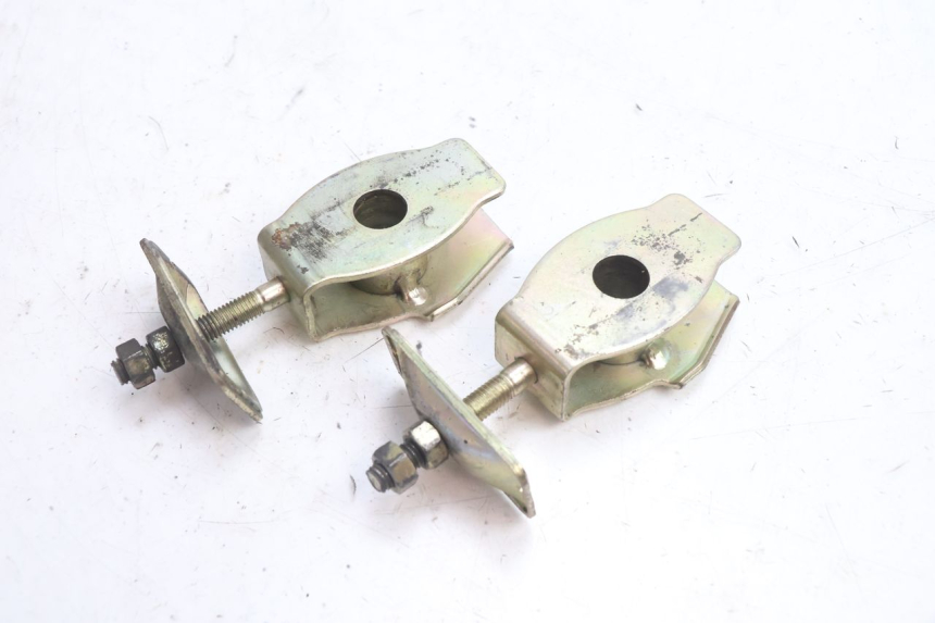 photo de CHAIN ADJUSTER DAELIM VJ ROADWIN 125 (2004 - 2007) - Alternative perspective