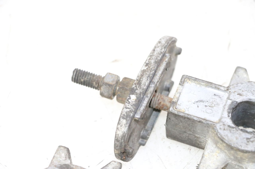 photo de CHAIN ADJUSTER YAMAHA XJN DIVERSION 600 (2000 - 2003) - Alternative perspective