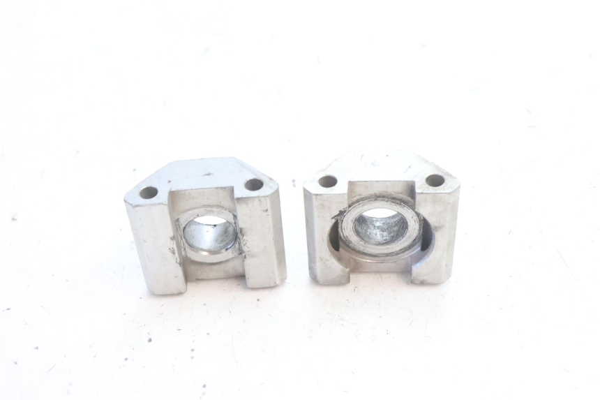photo de CHAIN ADJUSTER YAMAHA XJR 1300 (1998 - 2002) - Zoom on usage condition