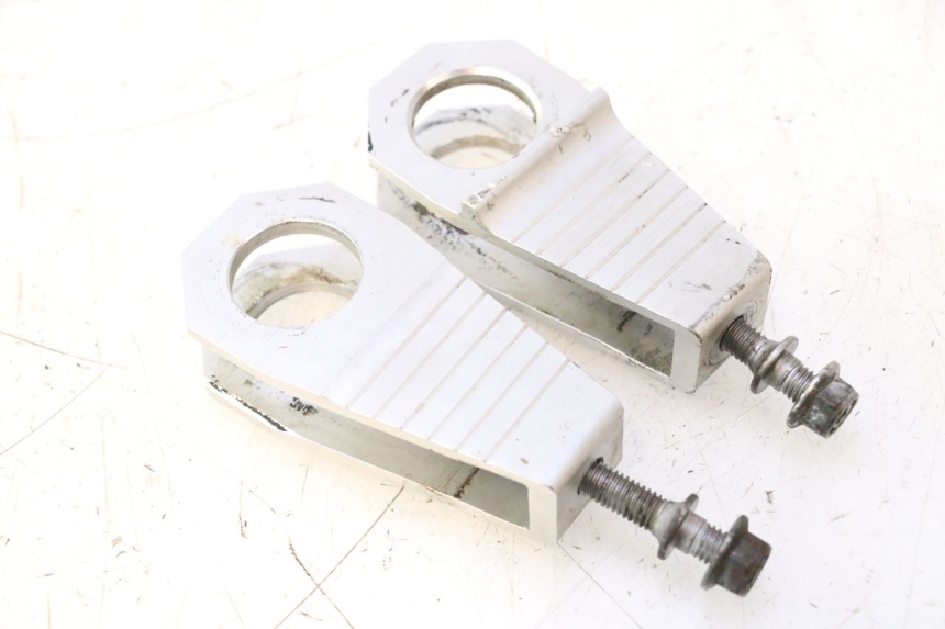 photo de CHAIN ADJUSTER YAMAHA YZF R6 600 (2008 - 2009) - Component detail