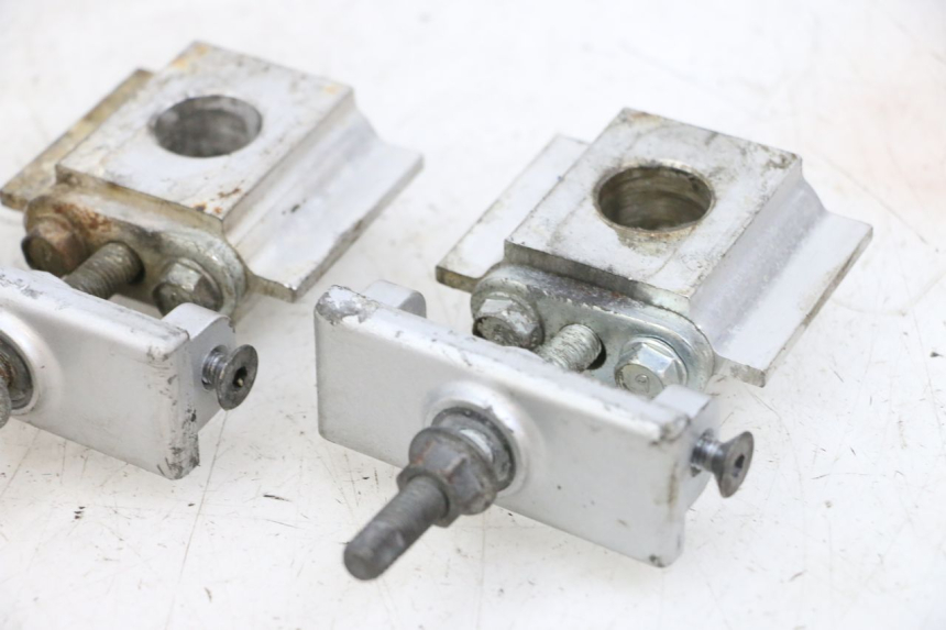 photo de CHAIN ADJUSTER KAWASAKI ZR 7 750 (1999 - 2004) - Component detail