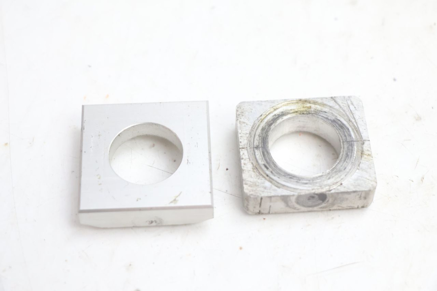 photo de CHAIN ADJUSTER KAWASAKI ZX-6R ZX6R 600 (2000 - 2002) - Zoom on usage condition