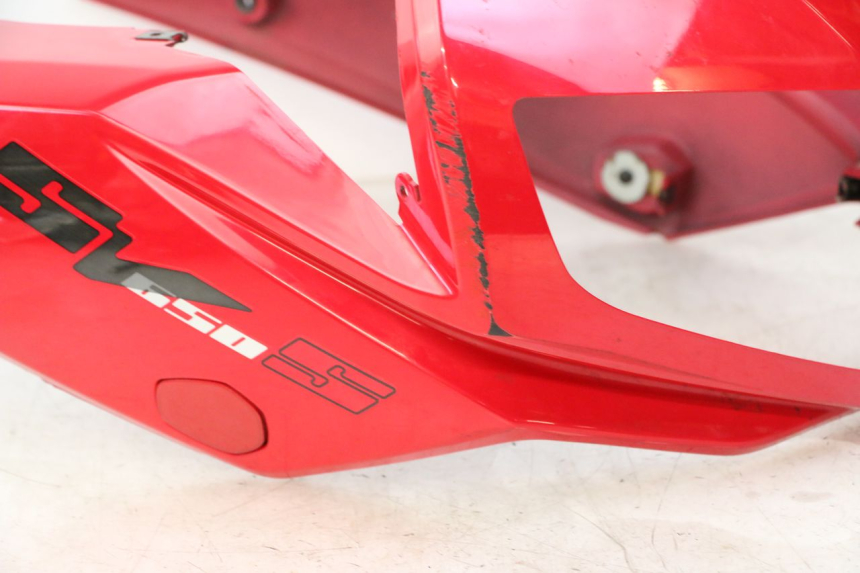 photo de FRONT FAIRING SUZUKI SV S 650 (2003 - 2009) - Distinctive features