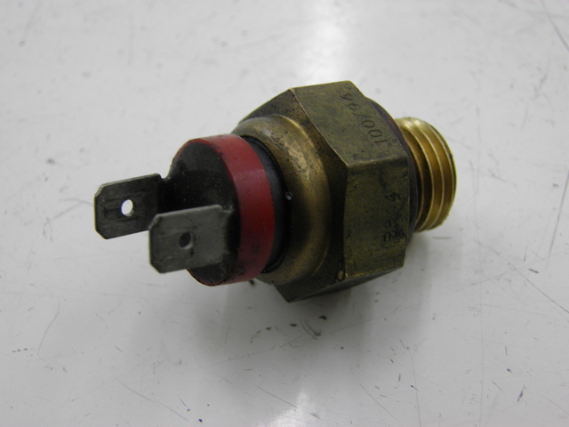 photo de THERMO SWITCH PIAGGIO XEVO - X EVO 125 (2010 - 2015) - Main view