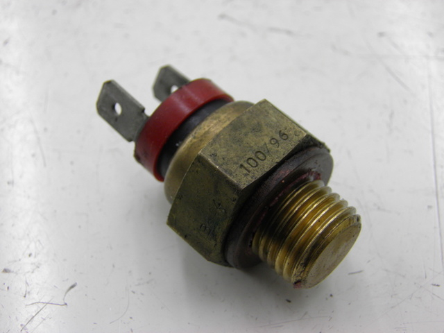 photo de THERMO SWITCH PIAGGIO XEVO - X EVO 125 (2010 - 2015) - Component detail