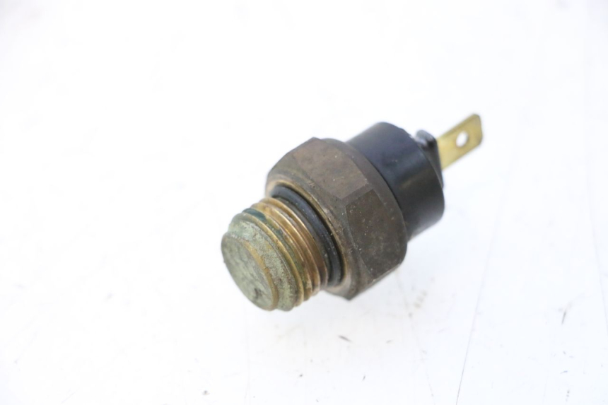 photo de THERMO SWITCH HONDA XRV AFRICA TWIN 750 (1990 - 1992) - Zoom on usage condition