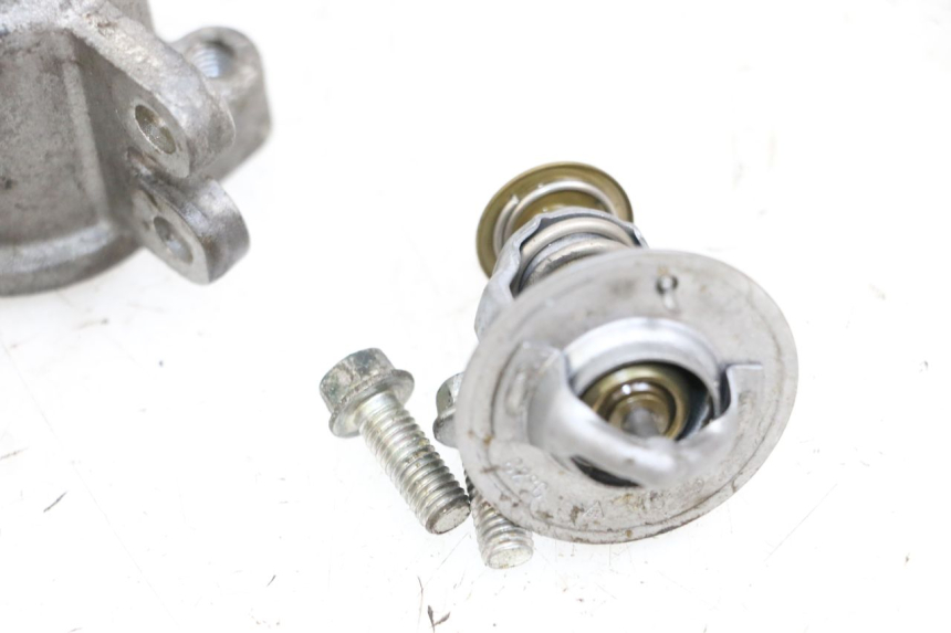 photo de THERMOSTAT HONDA FES S-WING SWING ABS 125 (2007 - 2015) - Technical close-up