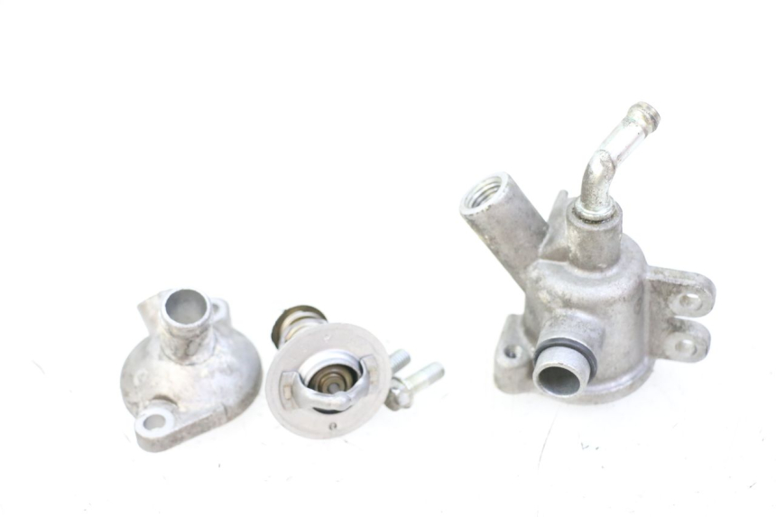 photo de THERMOSTAT HONDA FES S-WING SWING ABS 125 (2007 - 2015) - Fixing points details