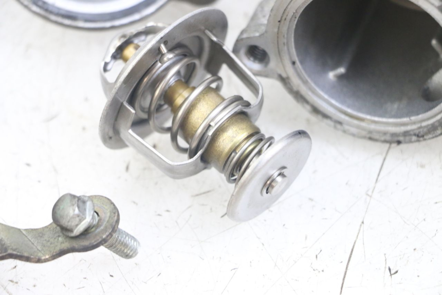 photo de THERMOSTAT HONDA FJS SILVERWING SILVER WING 600 (2001 - 2010) - Surface and material condition