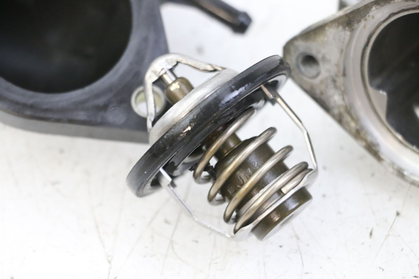 photo de THERMOSTAT SUZUKI GSX F GSXF 650 (2007 - 2015) - Distinctive features