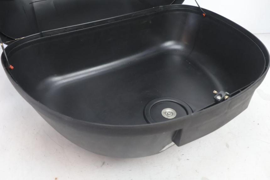 photo de TOP BOX KYMCO AGILITY 4T 50 (2005 - 2018) - Fixing points details