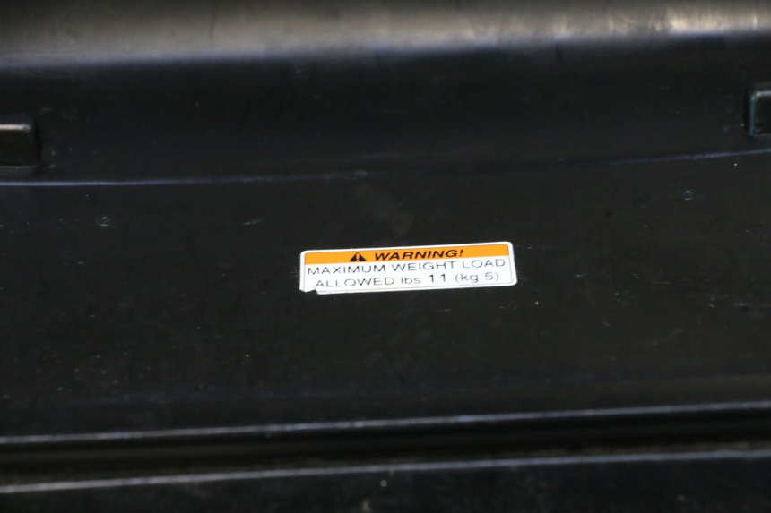 photo de TOP BOX APRILIA ATLANTIC S 125 (2010 - 2013) - Alternative angle