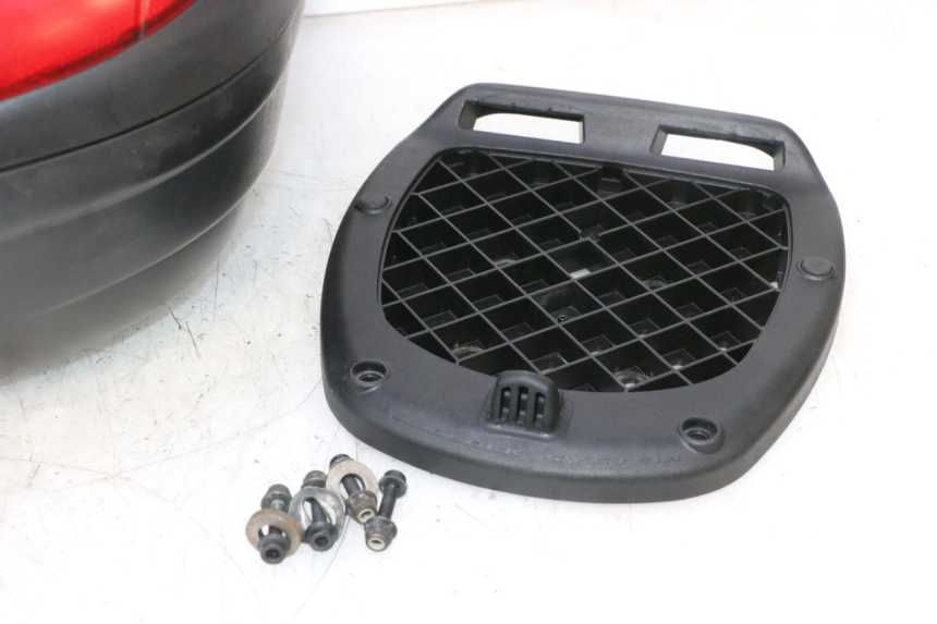 photo de TOP BOX APRILIA ATLANTIC S 125 (2010 - 2013) - Zoom on usage condition
