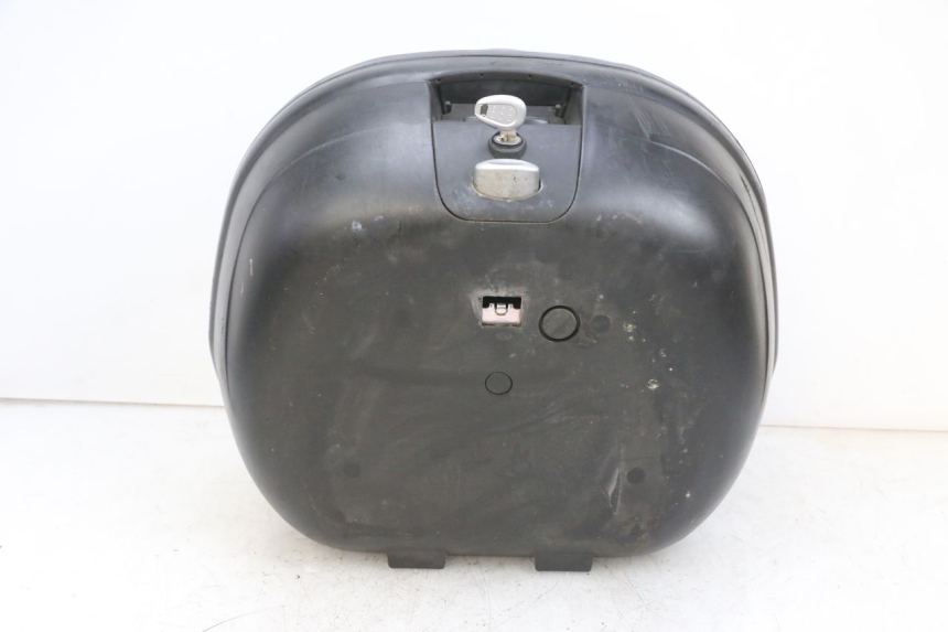 photo de TOP BOX PEUGEOT DJANGO 4T 50 (2014 - 2019) - Detailed visual inspection