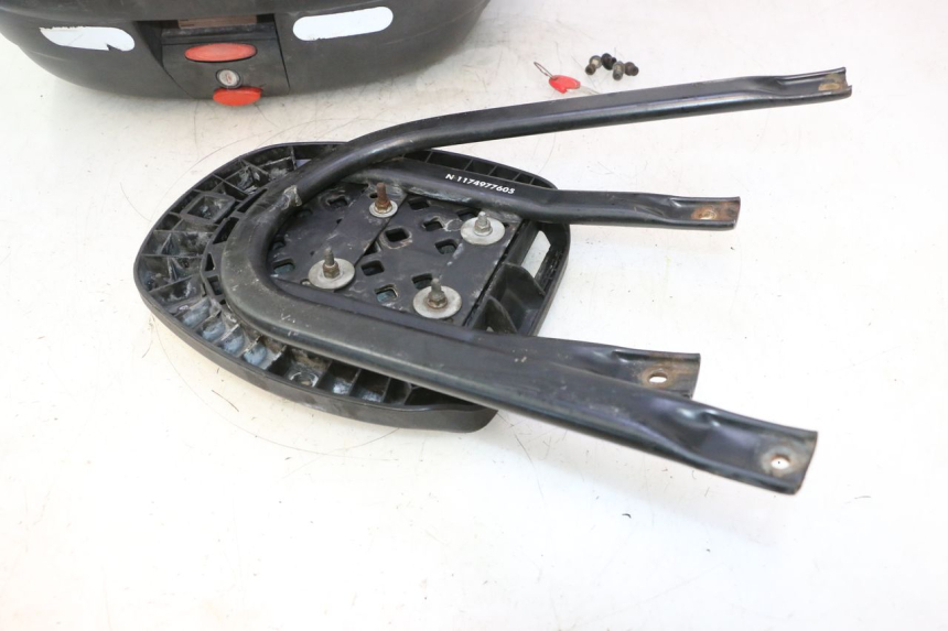 photo de TOP BOX PEUGEOT ELYSTAR 50 (2002 - 2014) - Alternative angle