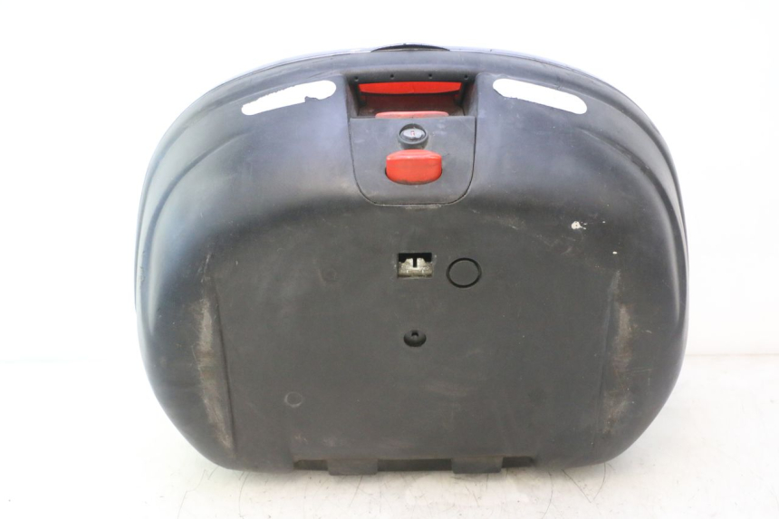 photo de TOP BOX PEUGEOT ELYSTAR 50 (2002 - 2014) - Fixing points details
